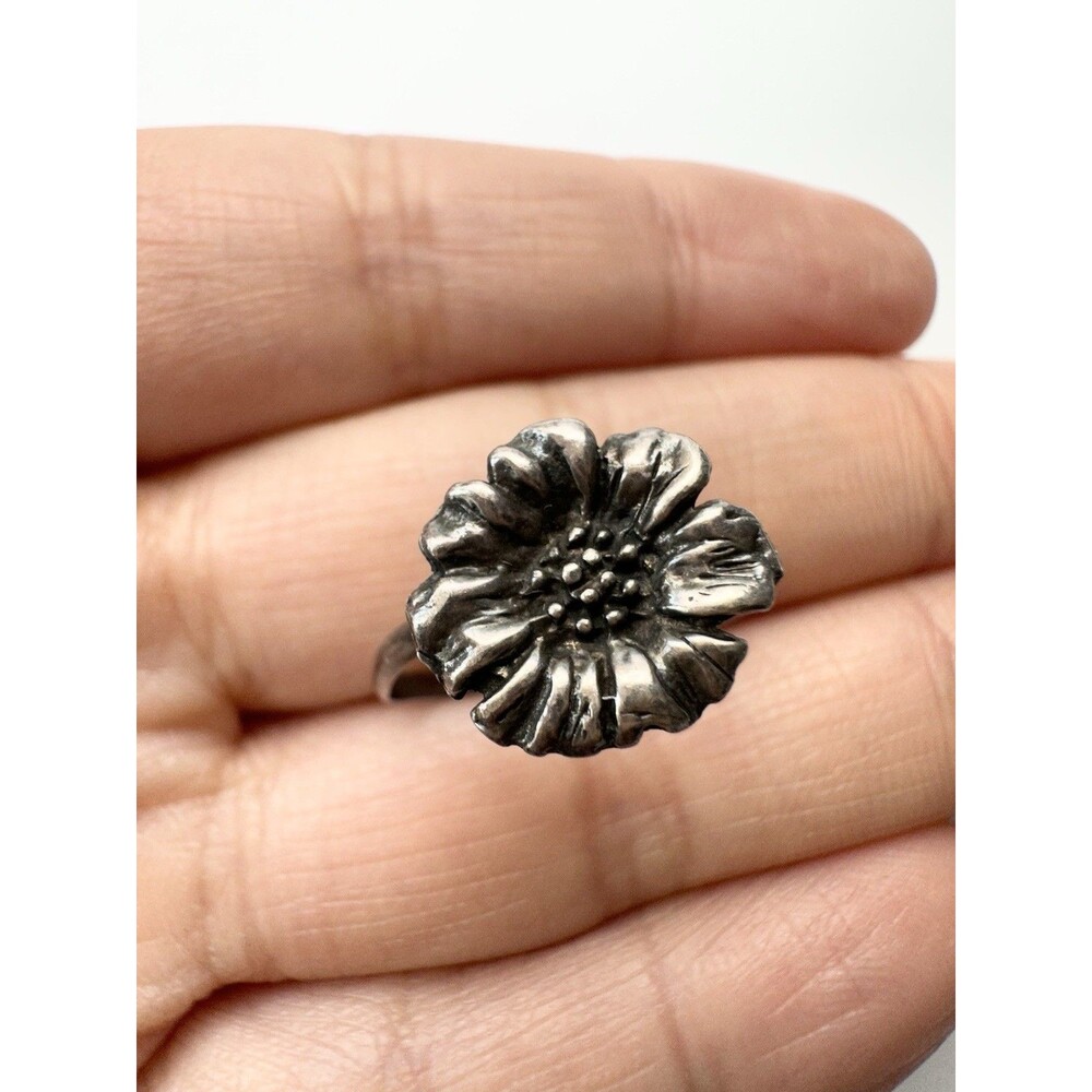 Vintage 925 Sterling Silver Flower Ring Size 6.5